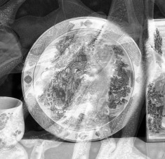 Plate decorated with a Buddhist scene