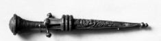 Left-hand dagger