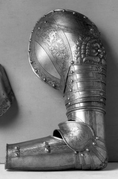 Pauldron and Vambrace