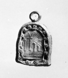 Pilgrim's sign; MONOGRAM OF CHRIST/I H C