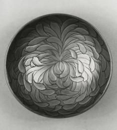 Sake Cup (sakazuki) in the Form of a Chrysanthemum