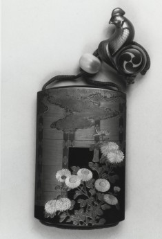 Inro with Chrysanthemums outside Veranda Screens, with Netsuke