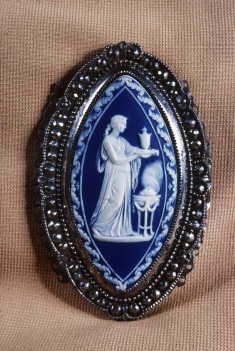 Belt Clasp with a Woman Making a Sacrifice