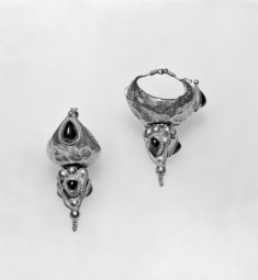 Pair of Palmyrene Type Earrings