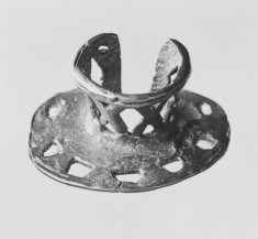 Nose Ring with Pierced Triangle and Diamond Decoration