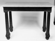 Pier Table