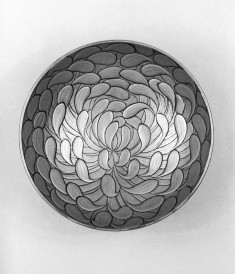 Sake Cup (sakazuki) in the Form of a Chrysanthemum