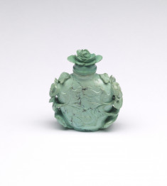 Snuff Bottle with Camellia Blossoms