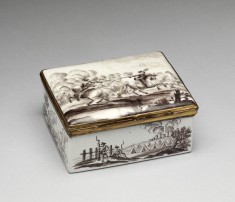 Snuffbox with Battle Scenes and Portrait of the Empress Elizabeth