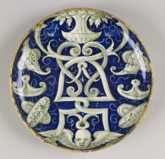Dish on a Low Foot with an Ornamental Design