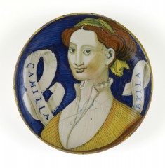 Dish with the "Beautiful Camilla"