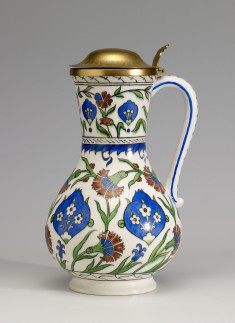 Covered Ewer