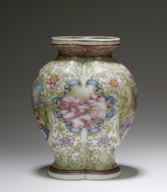 Double Vase with European Figures