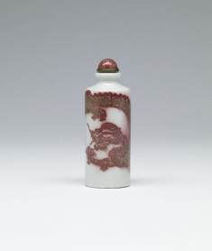 Snuff Bottle with Dragon in Pursuit of Pearl