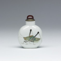 Snuff Bottle with Cricket