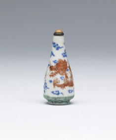 Snuff Bottle with Dragons Chasing Jewel