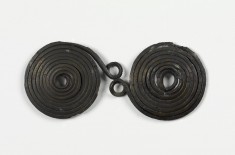 Spectacle Fibula