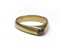 Stirrup-Type Ring