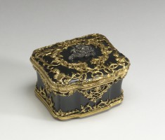 Small Green Jasper Snuffbox with Diamonds