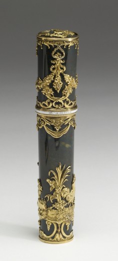 Jasper Étui with Cocks and Rabbits in Gold