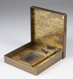 Writing Box with weaving maiden at her loom on clouds