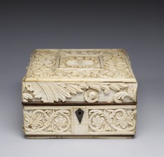 Box with Vegetal Forms