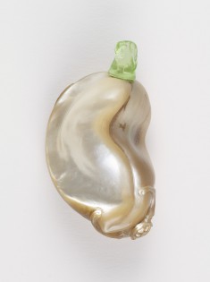 Snuff Bottle with a Bat on a Shriveled Eggplant (?)