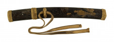 Dagger (aikuchi) with saya and tsuka of wood with autumn flowers and graining in gold lacquer. (includes 51.1272.1-51.1272.2)