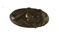 Kashira with a "Namazu" (Earthquake Fish)