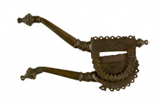 Betel Cutter in Guillotine Style