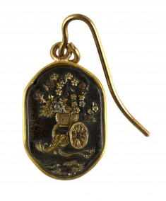 Earring with flower cart (Tale of Genji ?)