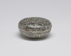 Chrysanthemum Box