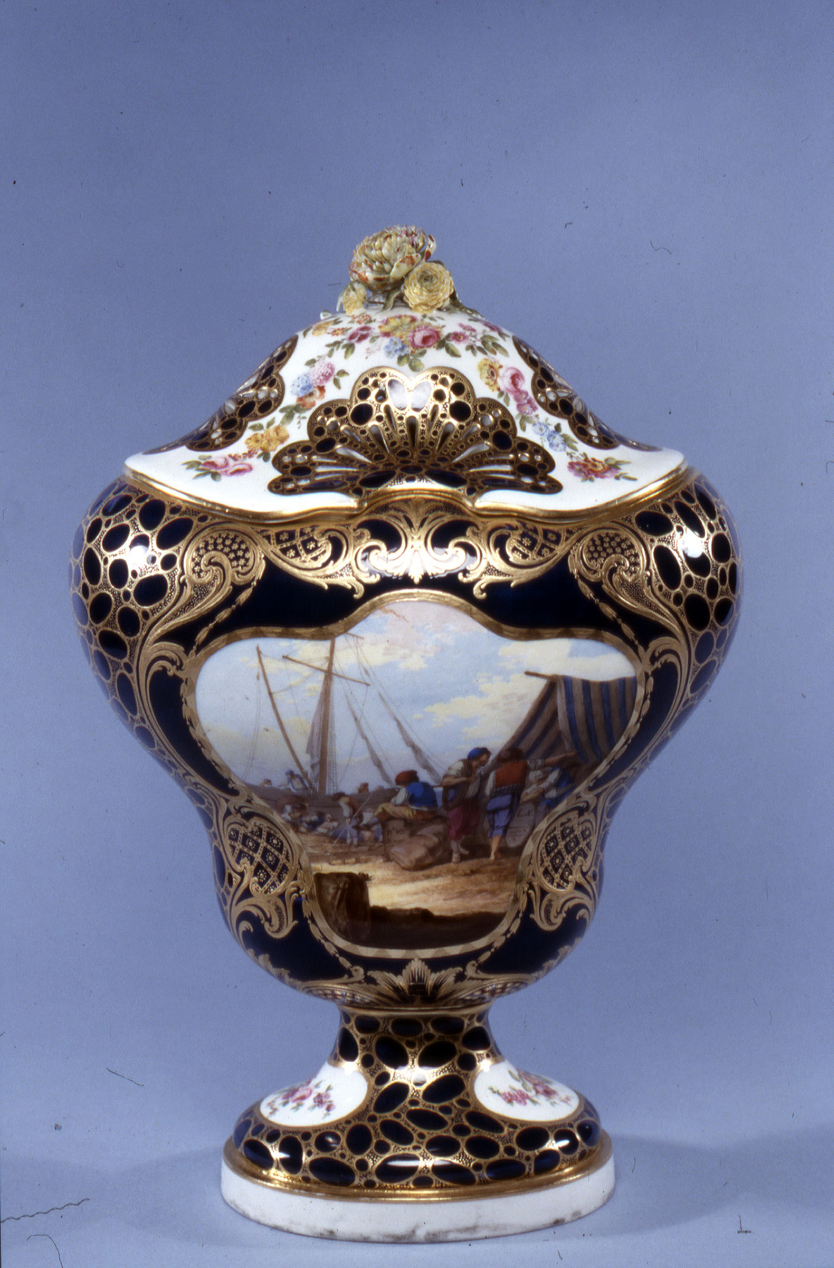 Potpourri Vase (Vase potpourri Hébert)