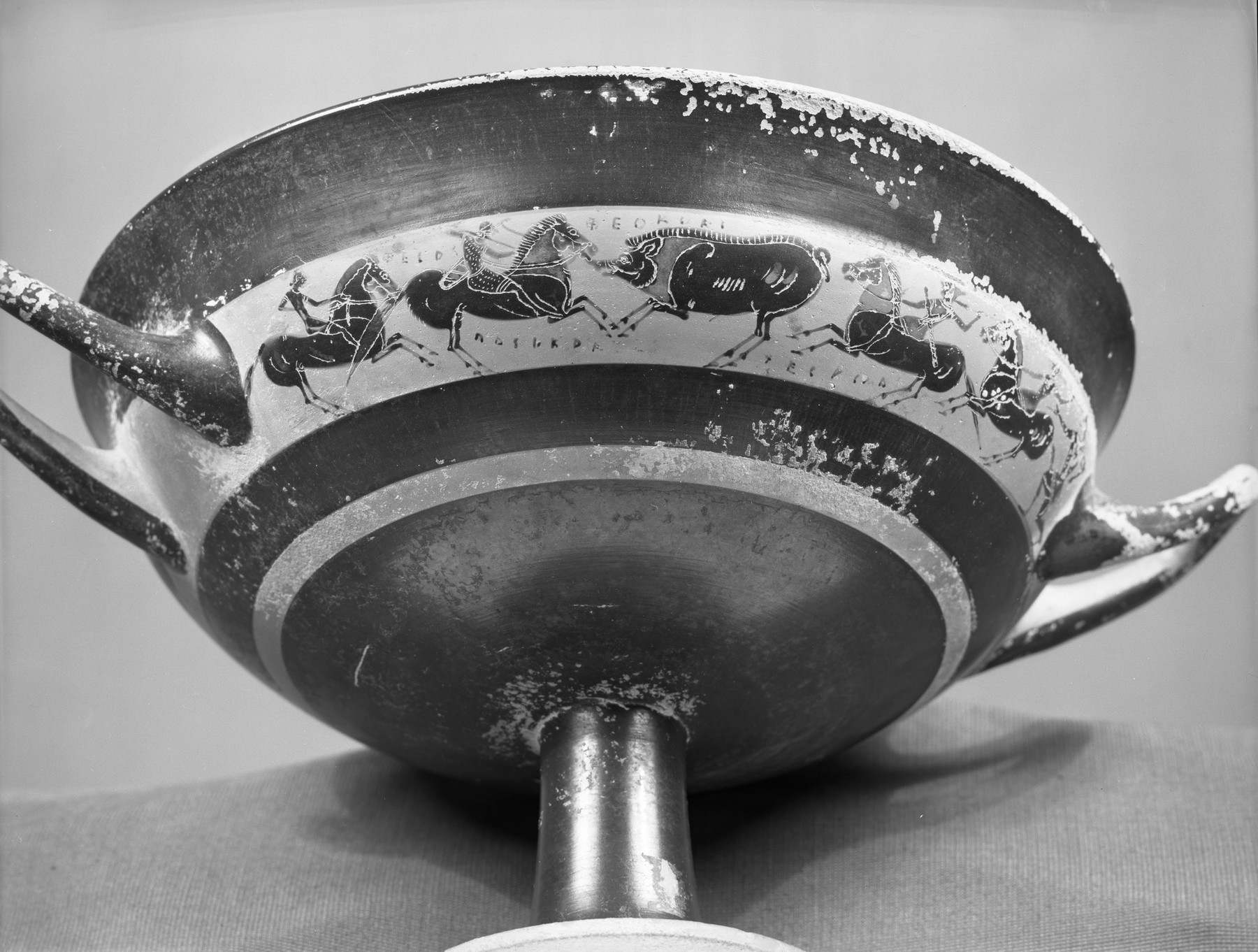 Kylix Depicting Kalydonian Boar Hunt